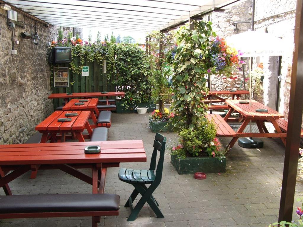 Ferienwohnung The Cross Keys Milnthorpe Exterior foto